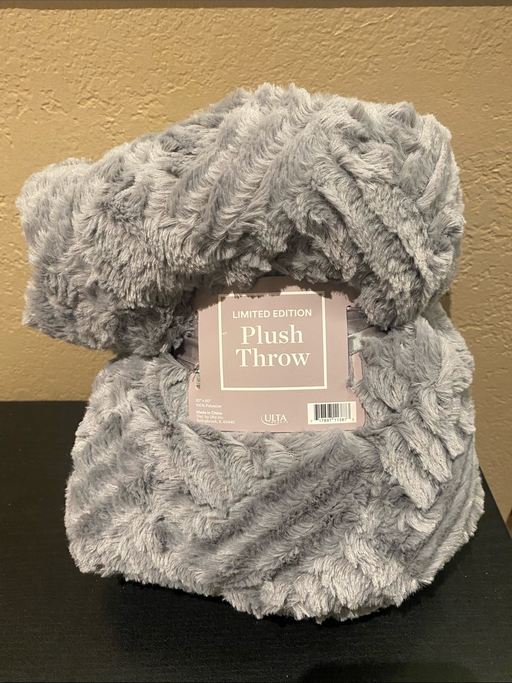 NWT Ulta Beauty Light Gray Plush Throw - Soft Faux Fur Blanket